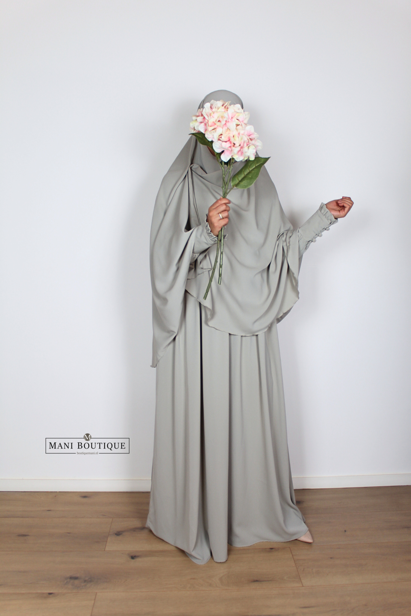 Abaya Hafsa soft sage (2 lengtes - lightweight) - Afbeelding 4