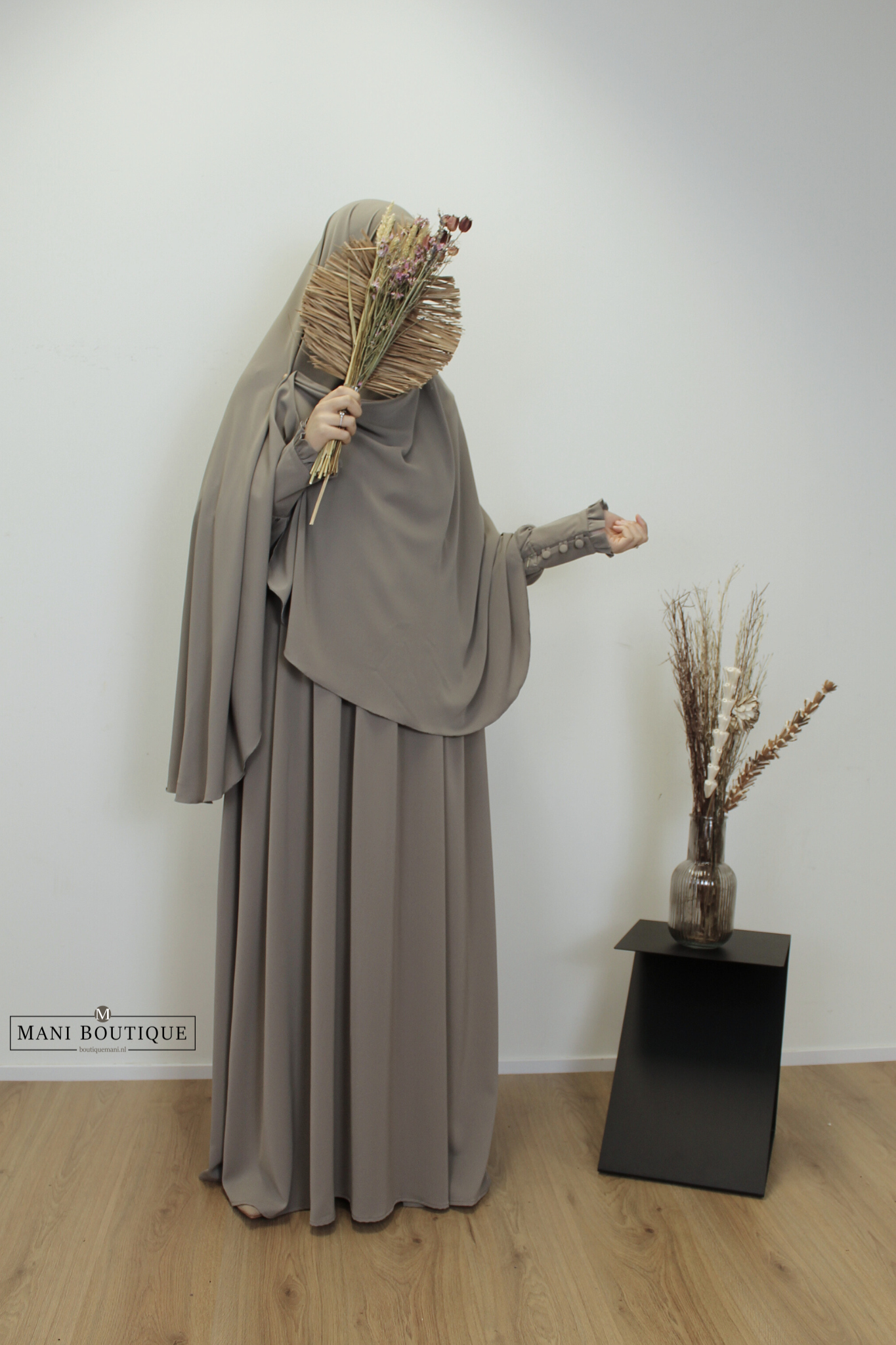 Khimaar Hafsa grijstaupe (heup en knie - lightweight) - Afbeelding 2