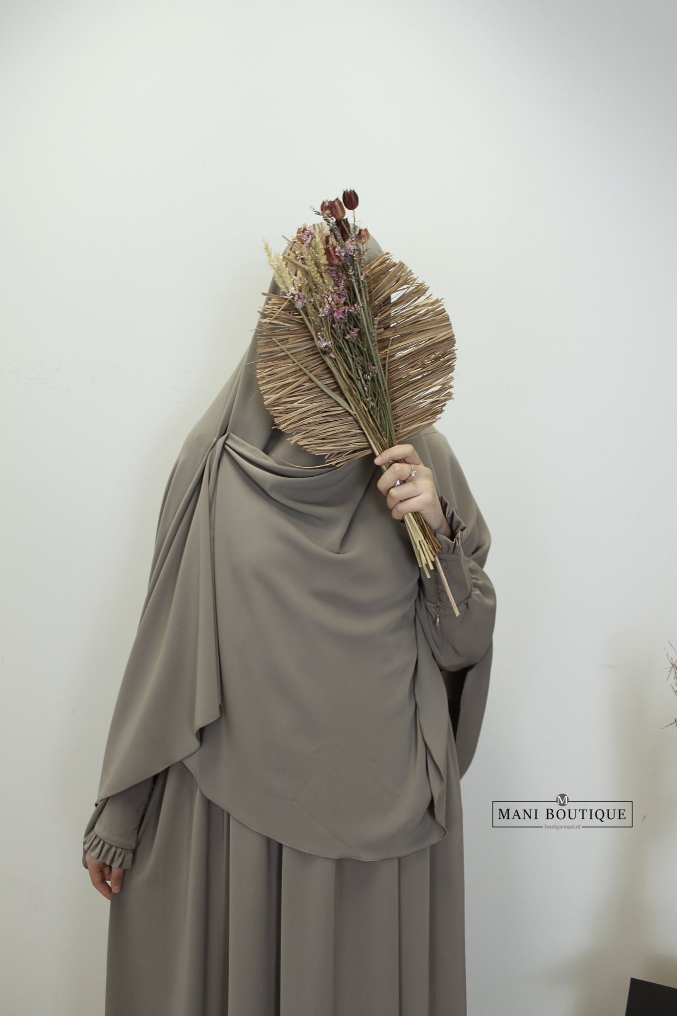 Khimaar Hafsa grijstaupe (heup en knie - lightweight) - Afbeelding 3
