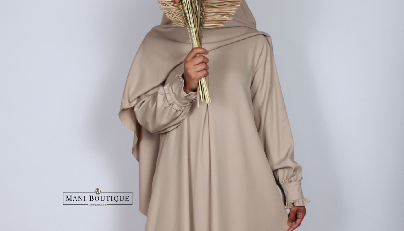Abaya Lina nude